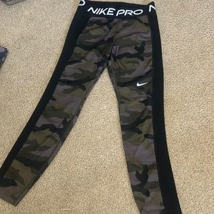 Nike Pro Camo Leggings. Size Medium. Dry-fit material.